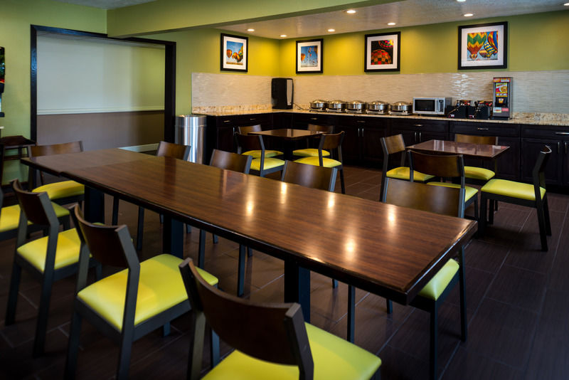 Best Western Airport Albuquerque Innsuites Hotel & Suites Esterno foto